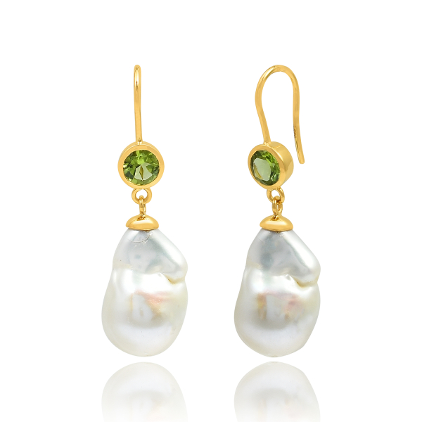 Parel met Peridoot Oorhangers model E010187
