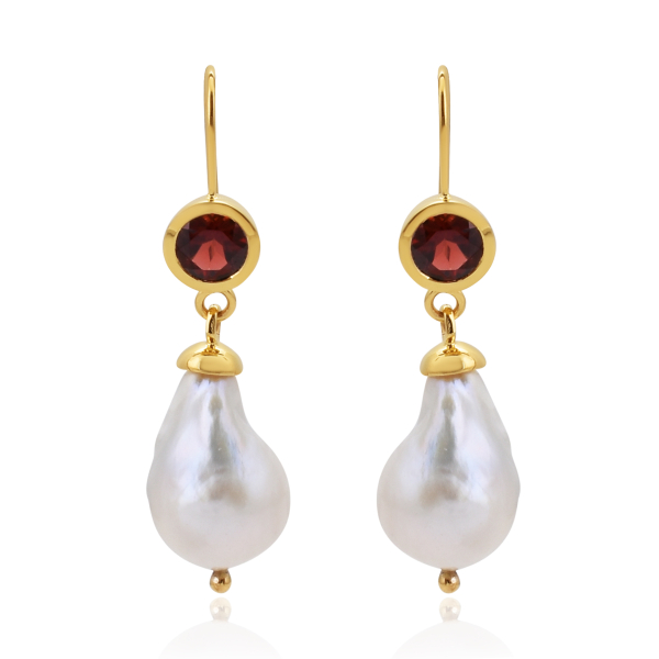 Parel met Granaat Oorhangers model E010187
