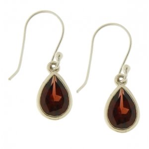 Garnet Hanging earring model E1-001